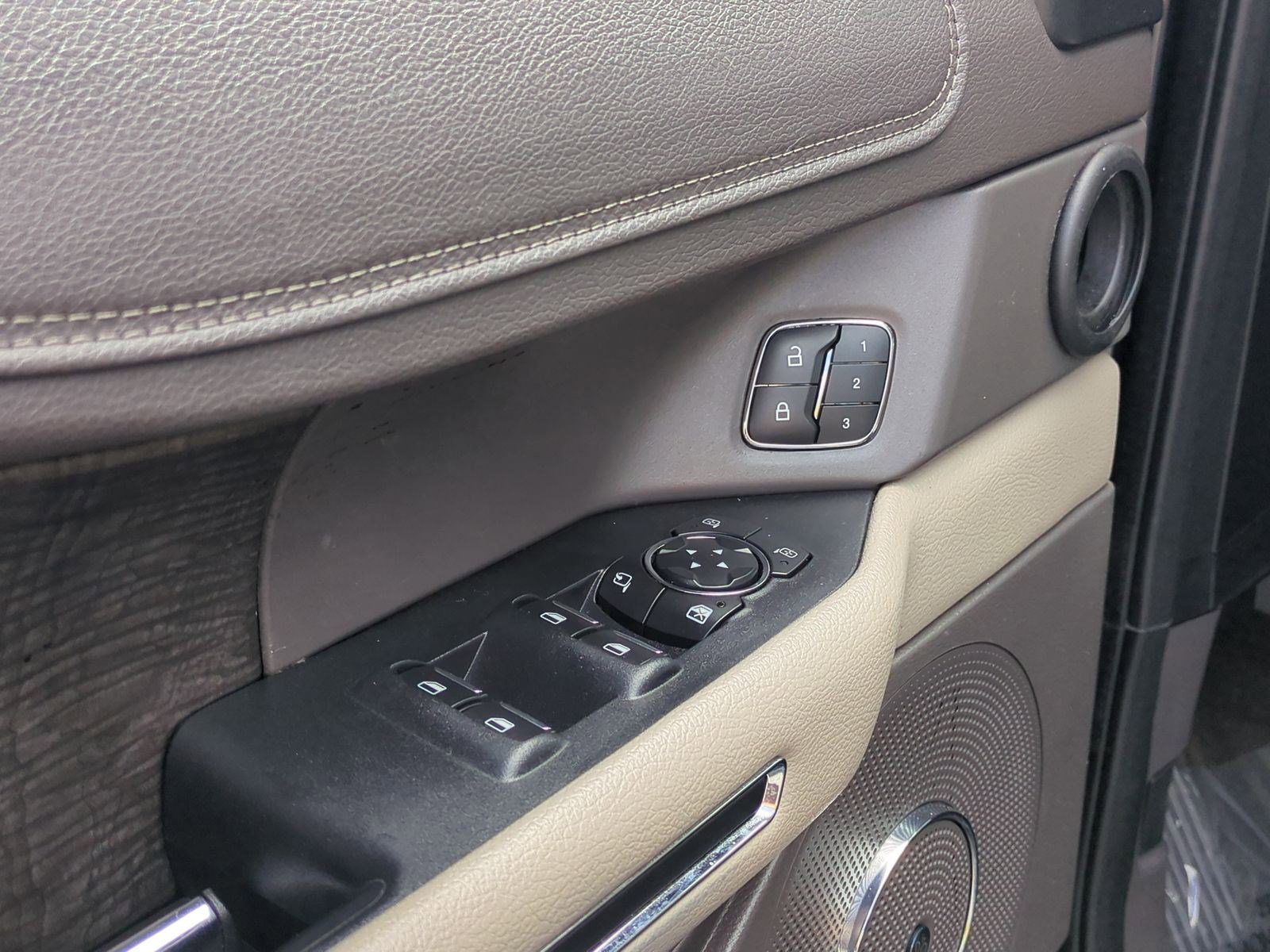 Used 2021 Ford Expedition Max Limited image 15