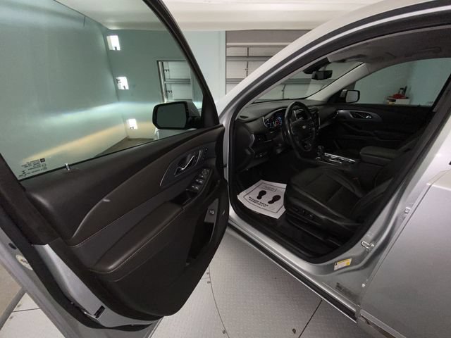 Used 2019 Chevrolet Traverse Premier w/ Driver Confidence II Package FWD image 11
