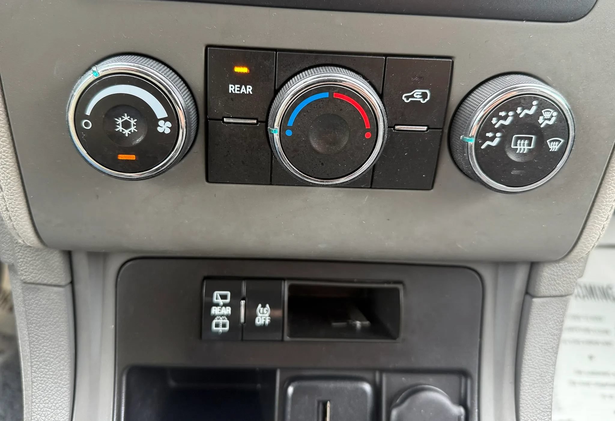 Used 2015 Chevrolet Traverse LS FWD image 17