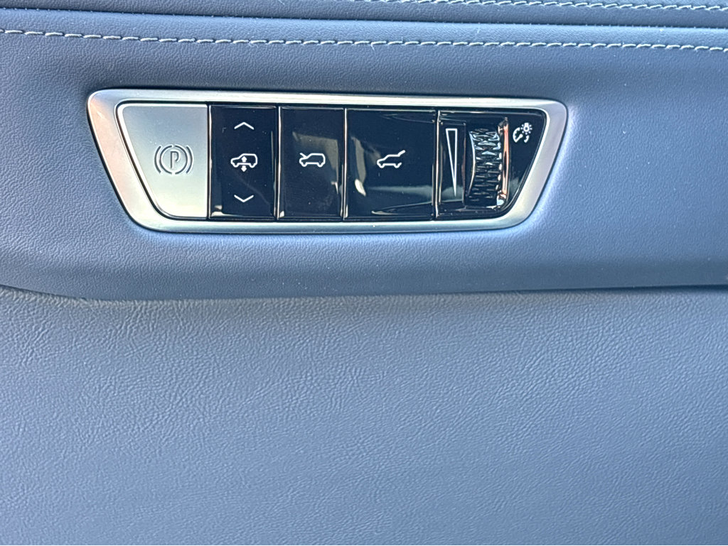 New 2025 Cadillac Escalade IQ Luxury 2 image 19