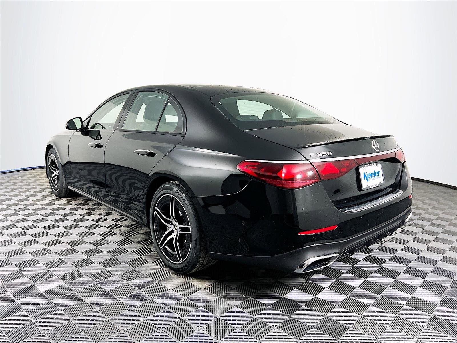 New 2026 Mercedes-Benz E 350 4MATIC Sedan image 4