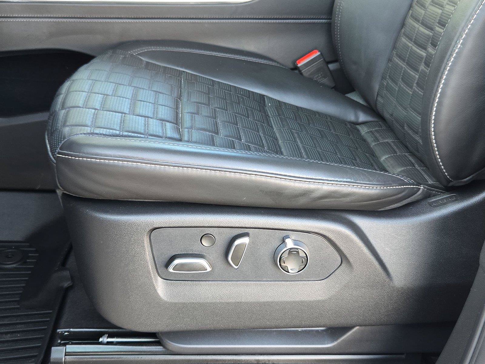 Used 2026 Cadillac Escalade Platinum Luxury w/ LPO, Floor Liner Package AWD/4WD image 27