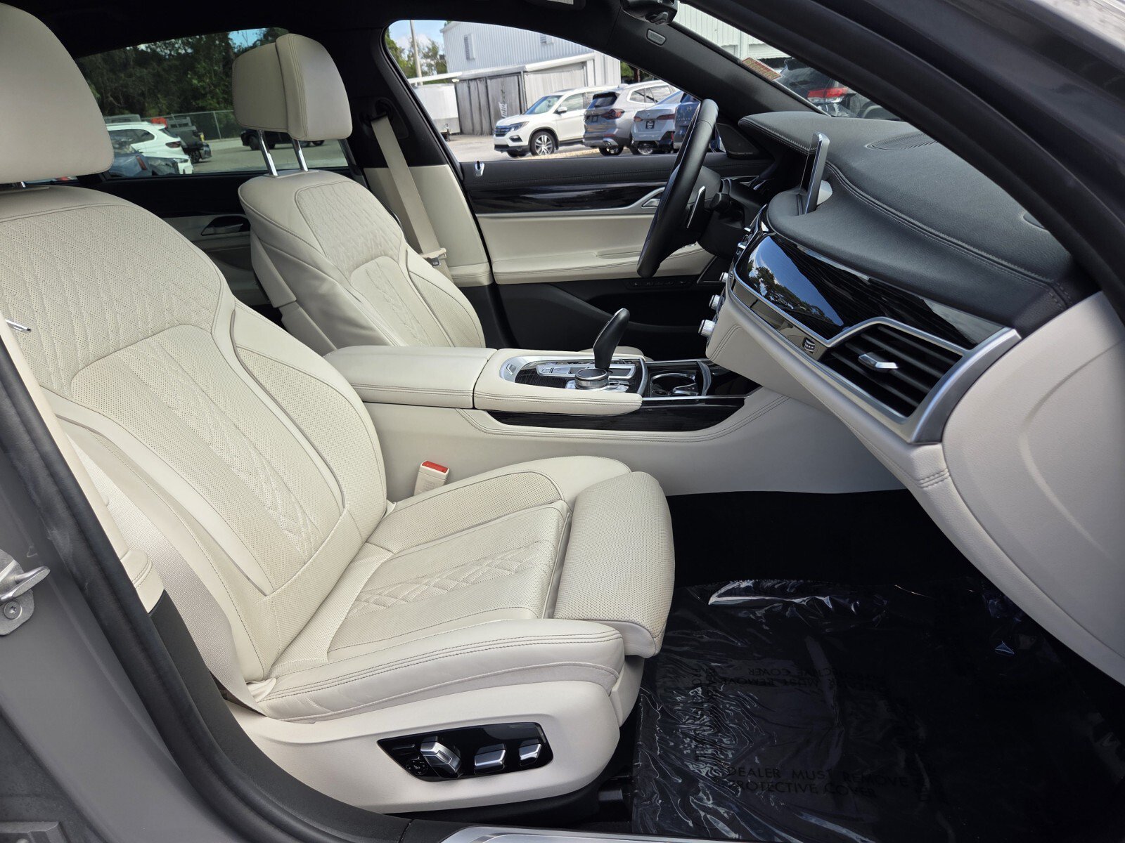 Used 2022 BMW 745e xDrive w/ M Sport Package AWD/4WD image 17