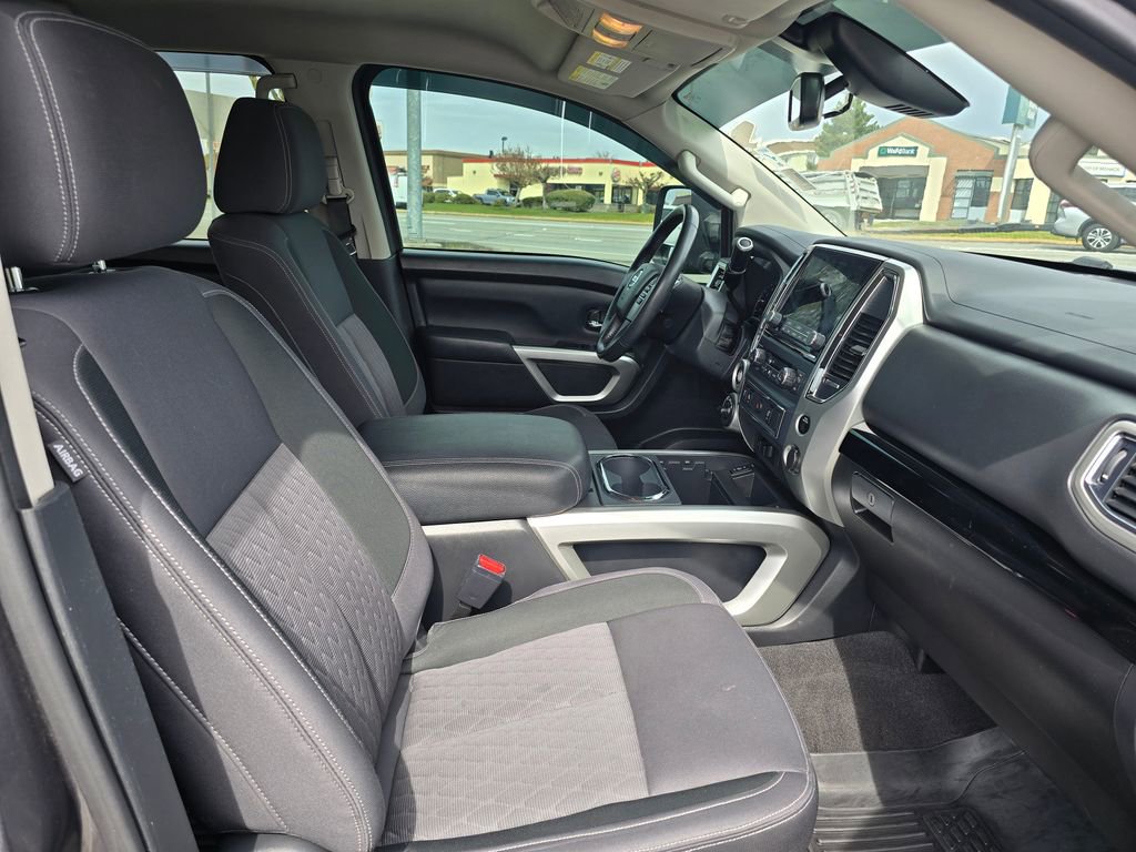 Used 2021 Nissan Titan SV w/ SV Convenience Package image 12