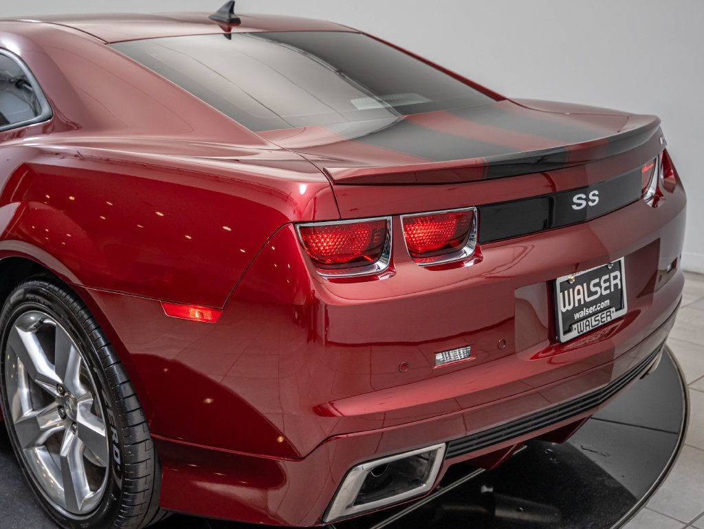 Used 2010 Chevrolet Camaro SS w/ RS Package RWD image 18