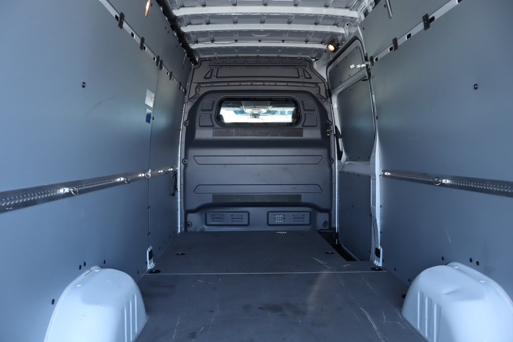 Used 2024 Mercedes-Benz Sprinter 2500 image 36
