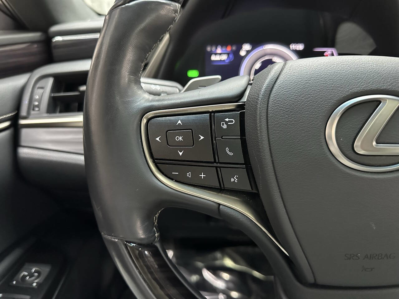 Used 2019 Lexus ES 300h w/ Premium Package image 21