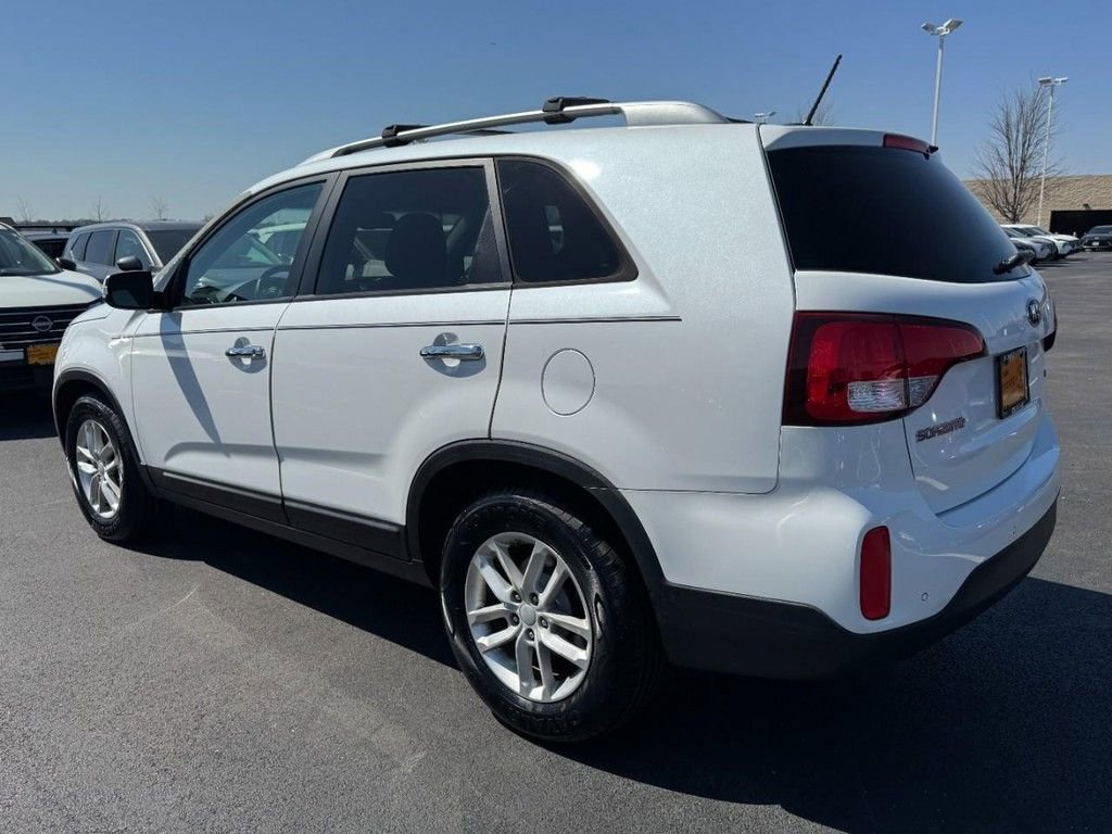 Used 2015 Kia Sorento LX image 5