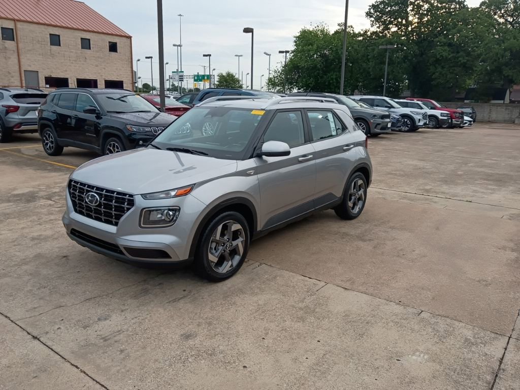 Used 2025 Hyundai Venue SEL