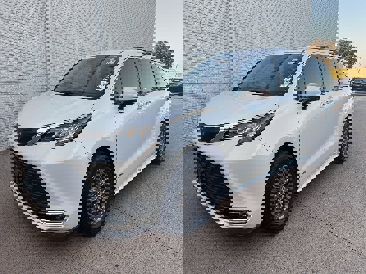 Used 2021 Toyota Sienna XLE