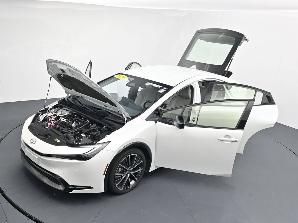 Used 2024 Toyota Prius XLE FWD image 41