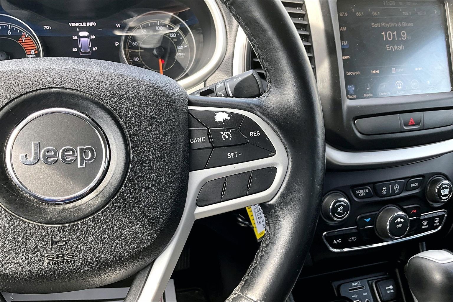 Used 2017 Jeep Cherokee Trailhawk w/ Cold Weather Group image 12