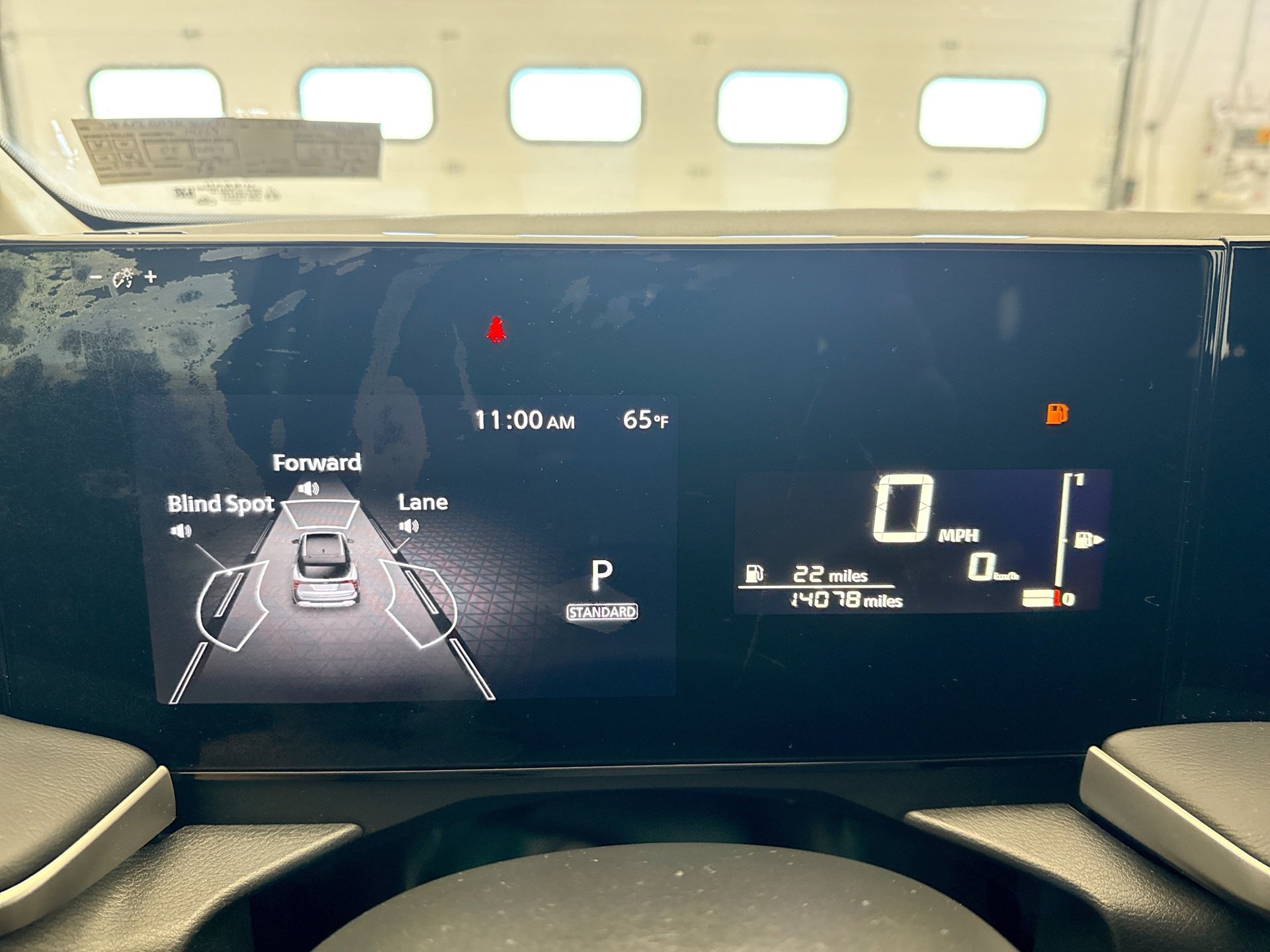Used 2025 Nissan Kicks S AWD/4WD image 13
