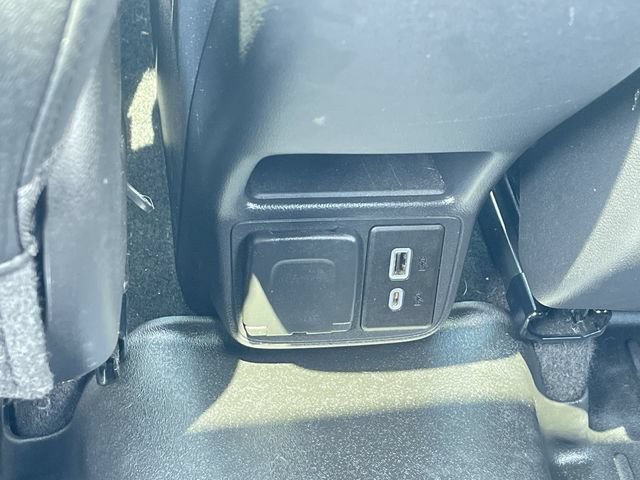 Used 2021 Buick Encore GX Essence w/ Experience Buick Package AWD/4WD image 21