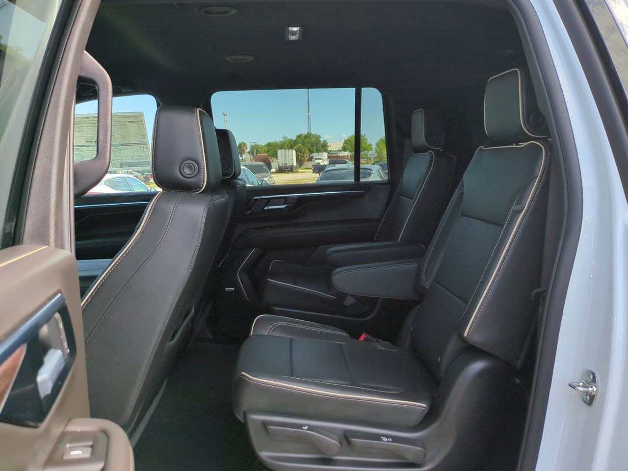New 2026 Chevrolet Suburban Premier RWD image 14