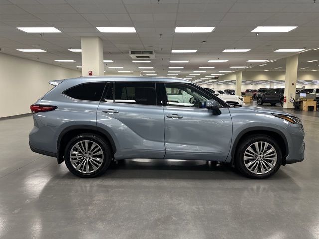 Used 2023 Toyota Highlander Platinum image 8