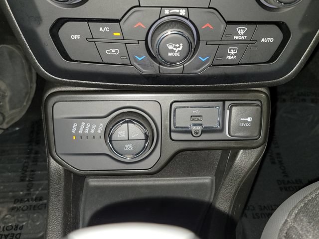 Used 2023 Jeep Renegade Trailhawk w/ Trailer Tow Group AWD/4WD image 26