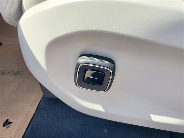 New 2025 Volvo EX90 Plus image 15