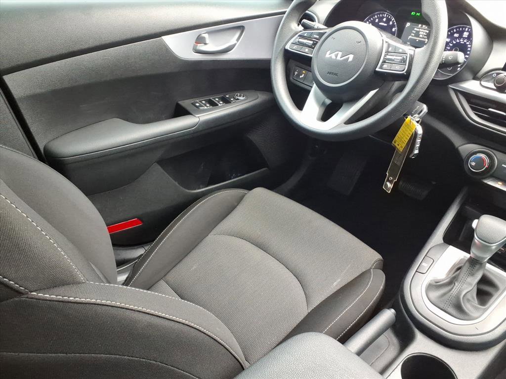 Used 2024 Kia Forte LXS w/ LXS Technology Package image 16