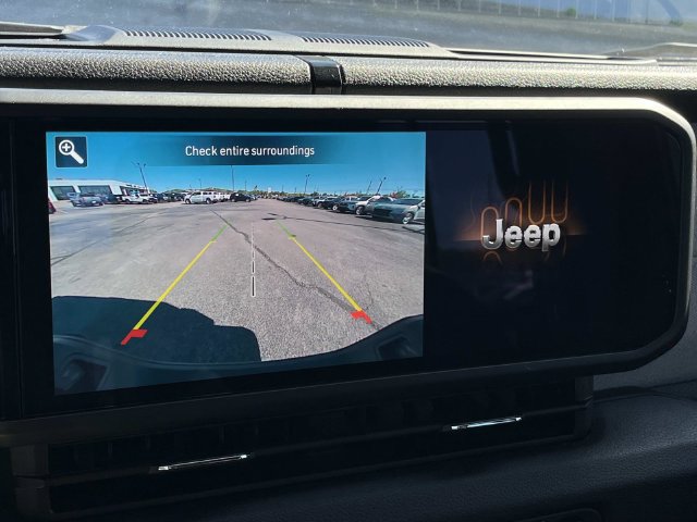 Used 2024 Jeep Gladiator Sport AWD/4WD image 25