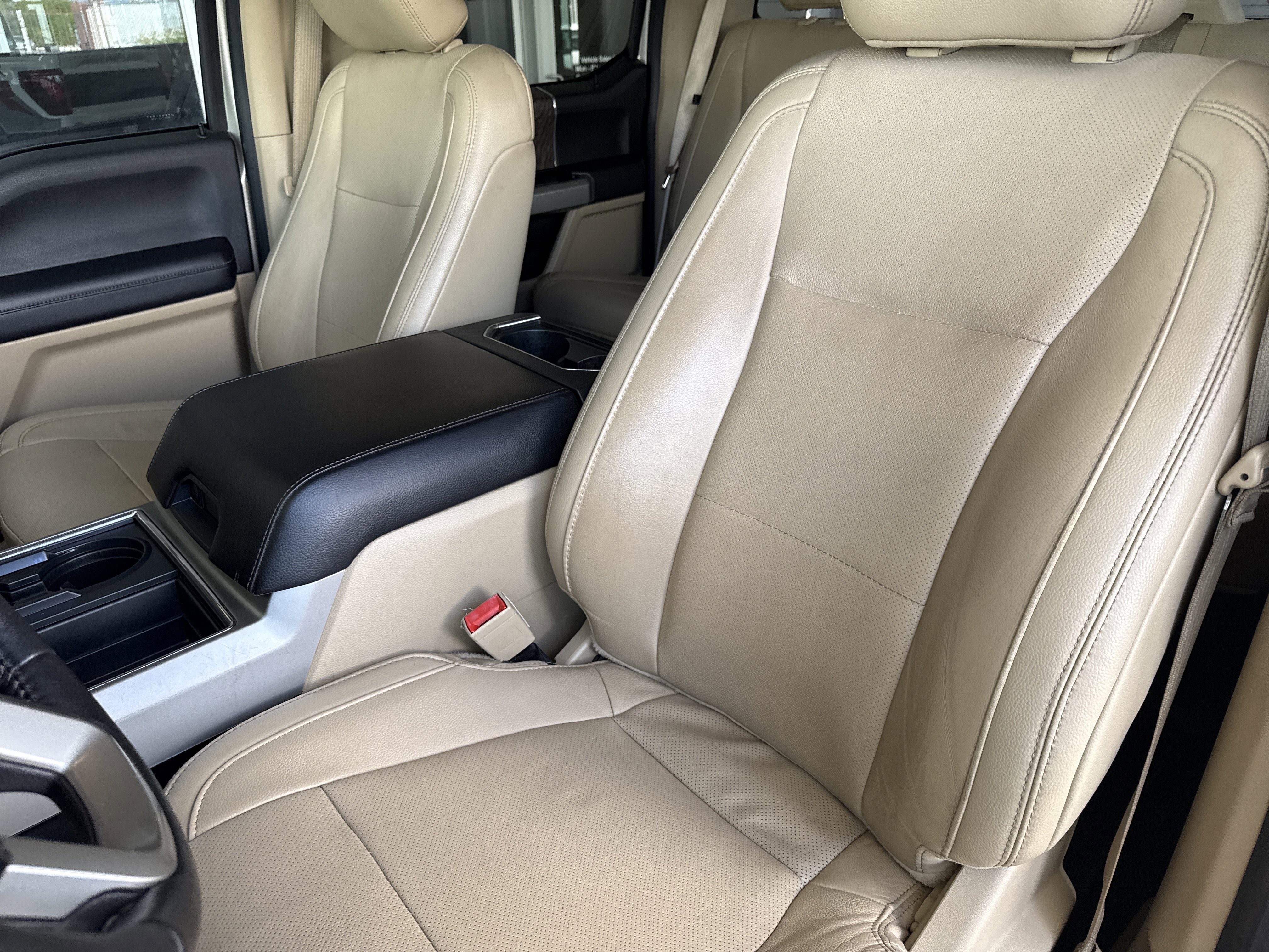 Used 2018 Ford F250 Lariat w/ Lariat Value Package AWD/4WD image 26
