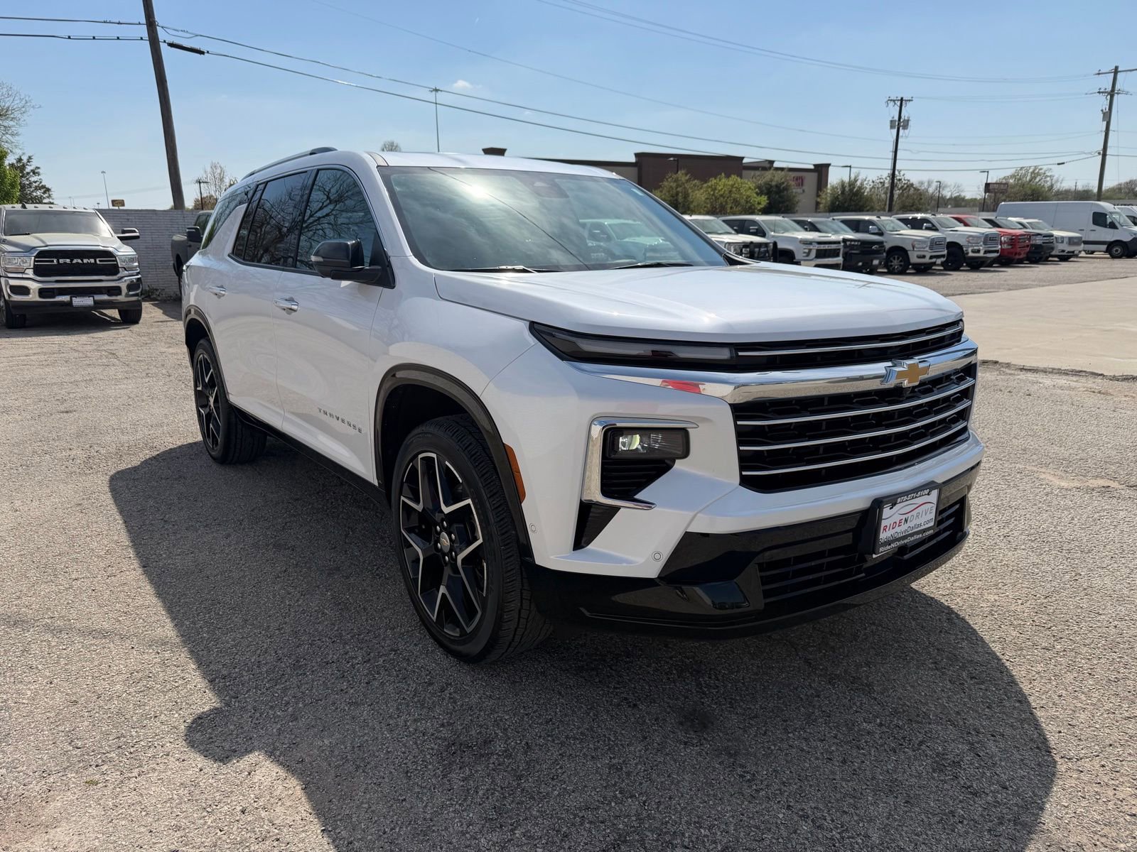 Used 2025 Chevrolet Traverse High Country image 9