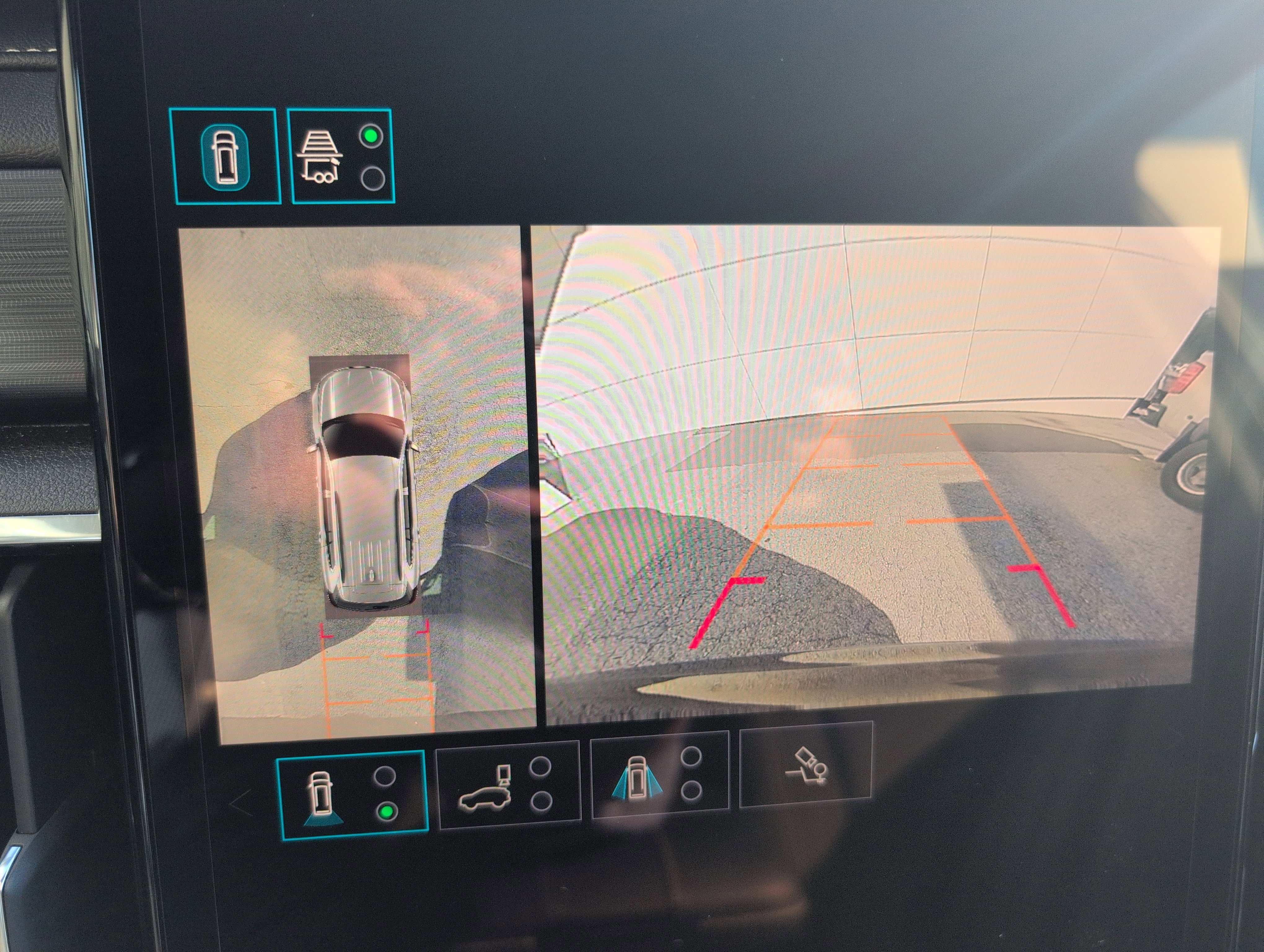 Used 2025 GMC Acadia Elevation image 25