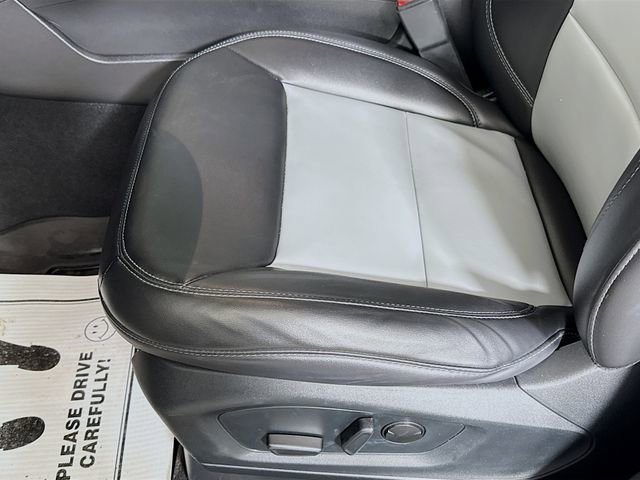 Used 2023 Ford Explorer XLT w/ Equipment Group 202A image 18