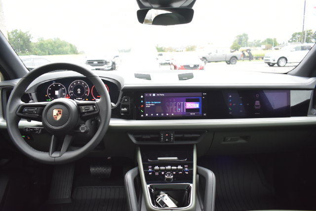 Used 2026 Porsche Cayenne AWD/4WD image 43