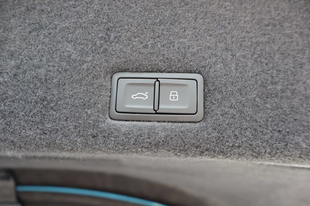 Used 2024 Lamborghini Urus S AWD/4WD image 25