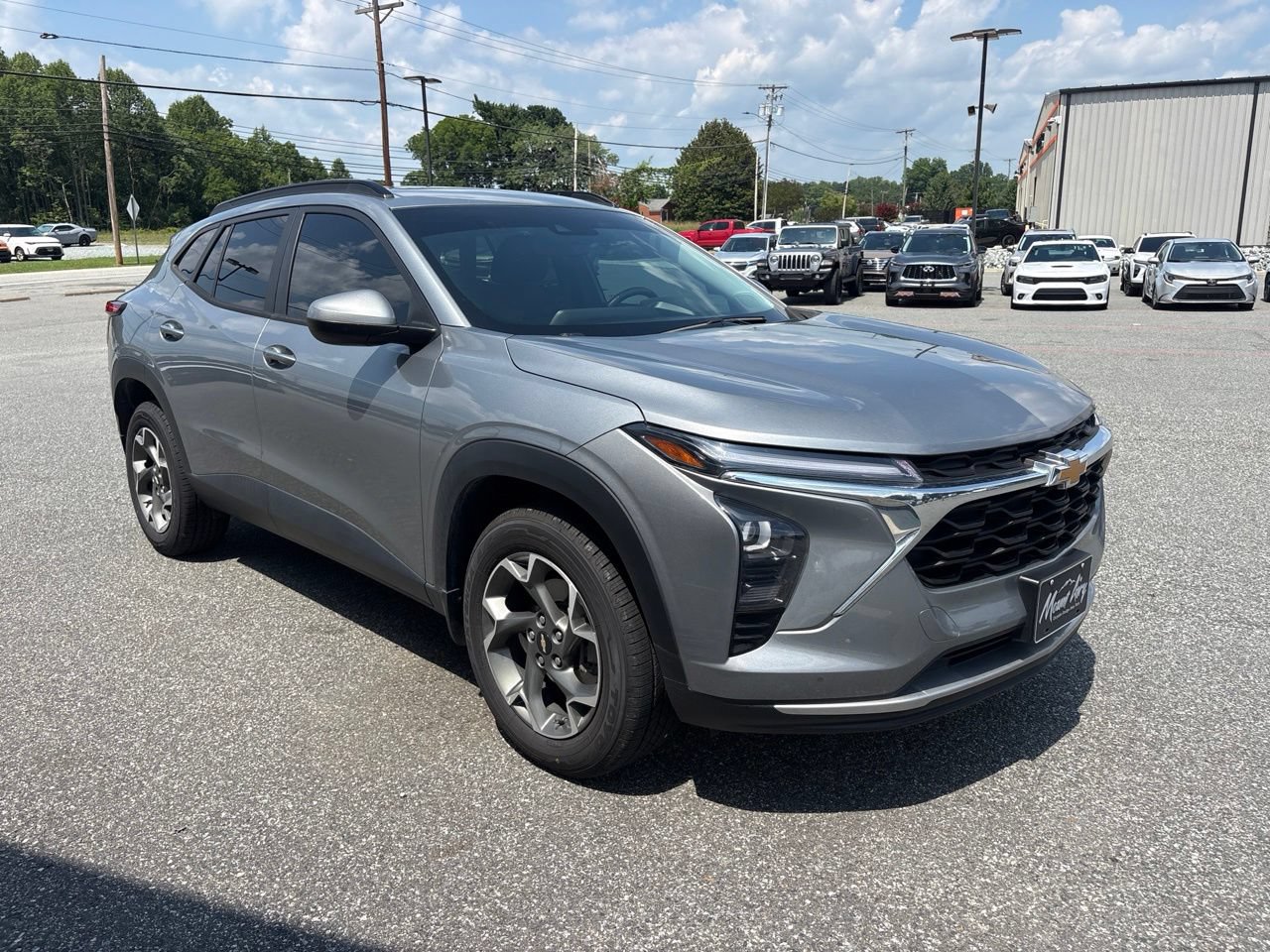 Used 2024 Chevrolet Trax LT w/ Sunroof Package FWD image 10