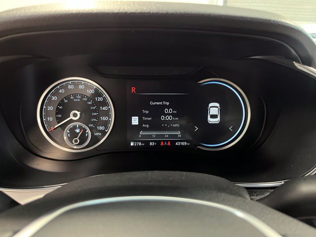 Used 2025 Genesis G70 2.5T RWD image 27