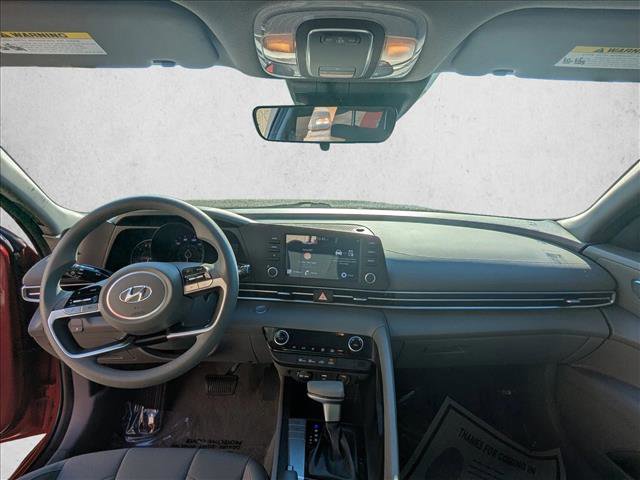 Used 2023 Hyundai Elantra SEL w/ Cargo Package image 13