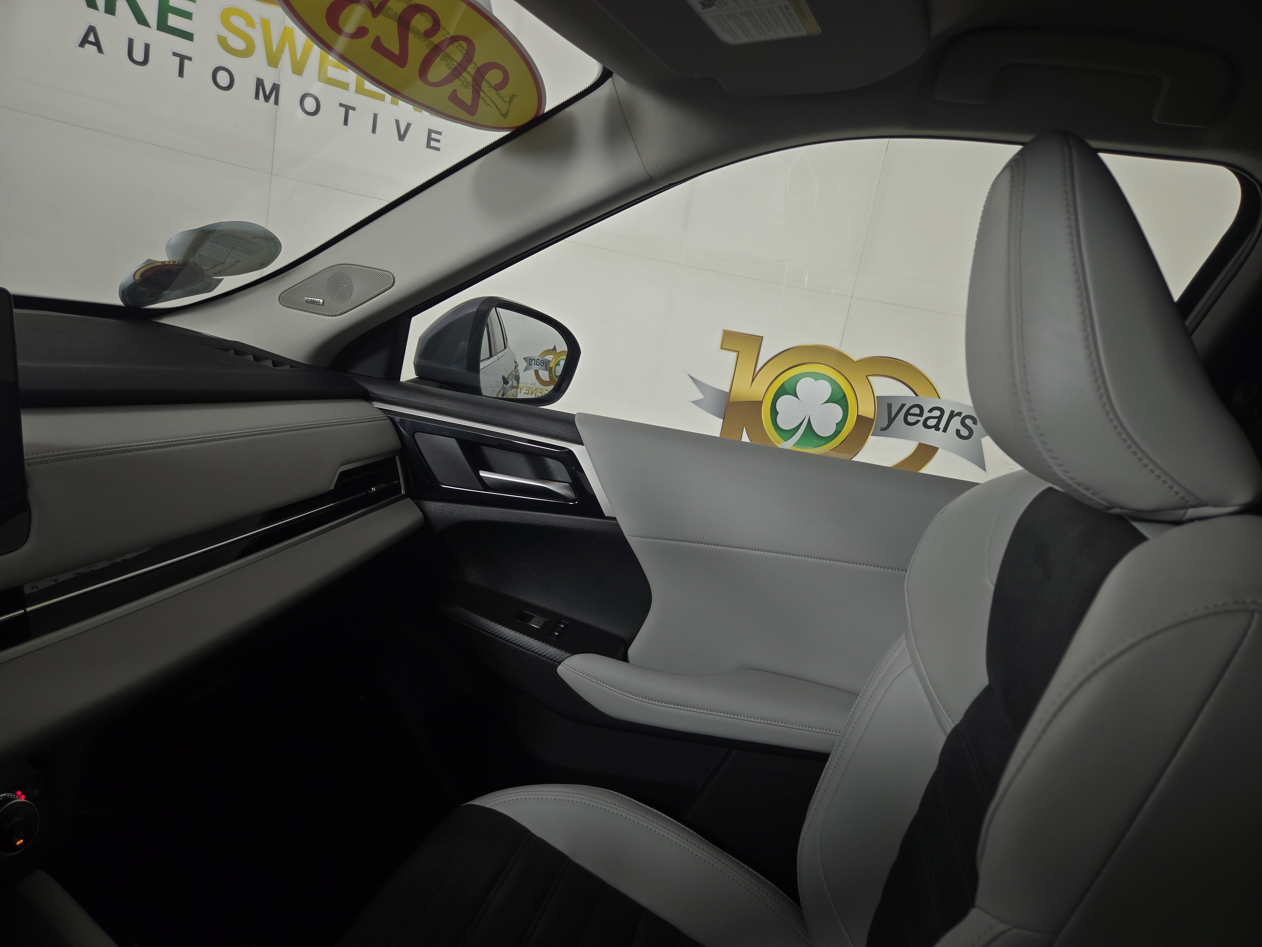 New 2025 Mitsubishi Outlander SE image 24