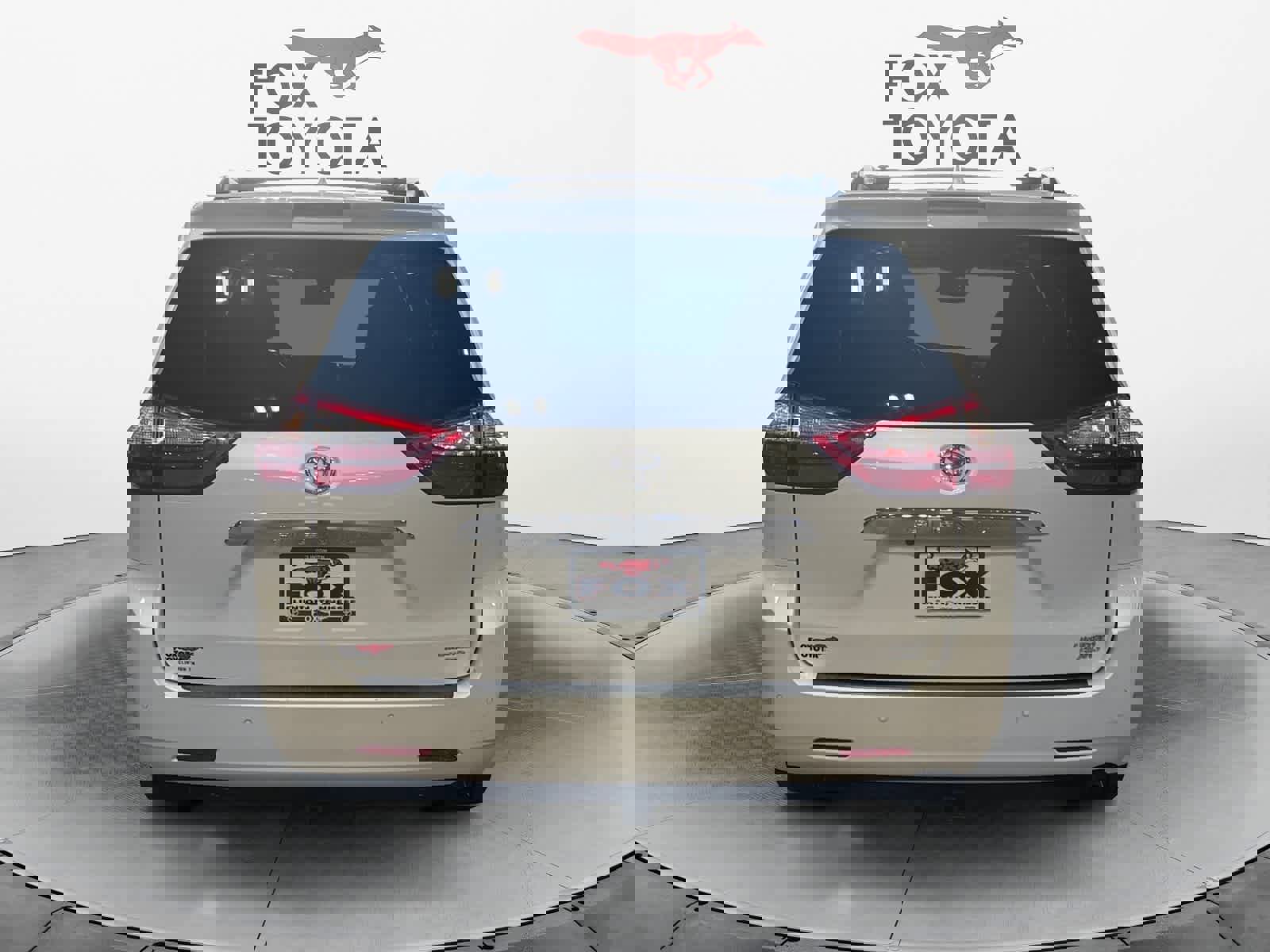 Used 2018 Toyota Sienna Limited Premium image 5