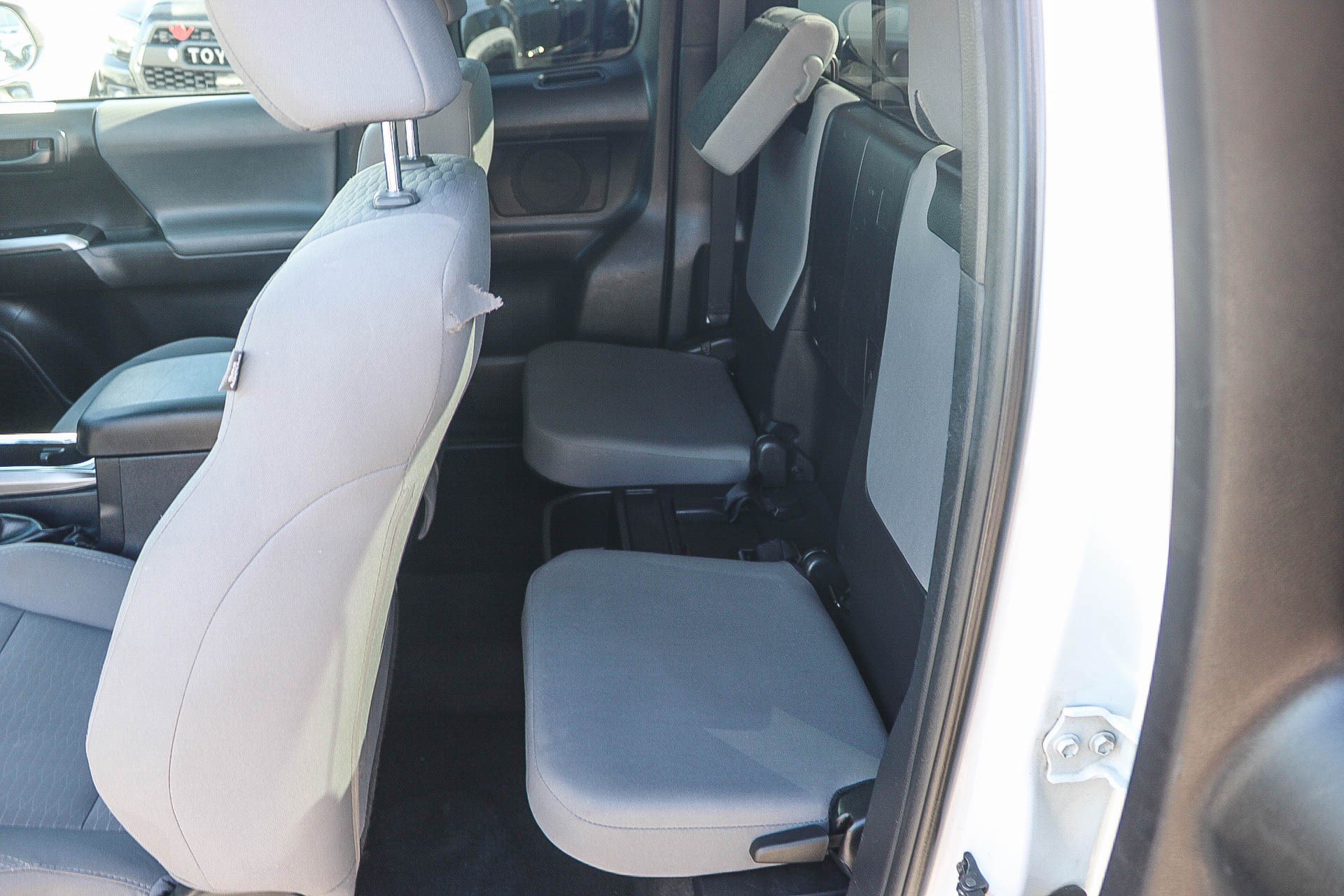 Used 2019 Toyota Tacoma SR5 AWD/4WD image 19