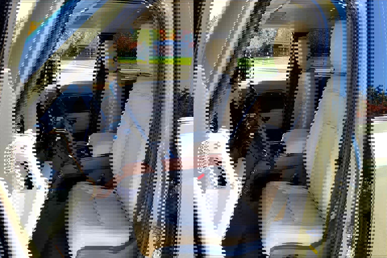 Used 2024 Land Rover Defender 130 S image 8