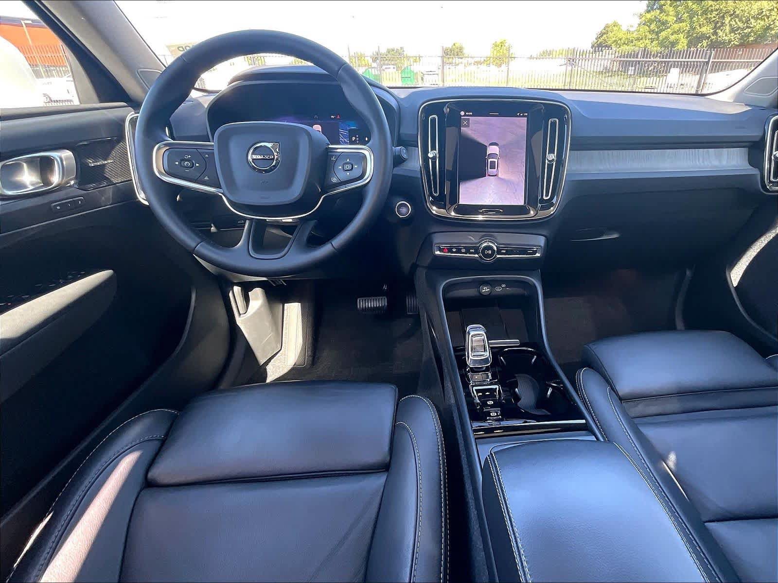 Used 2023 Volvo XC40 B5 Ultimate w/ Protection Package Premier AWD/4WD image 18