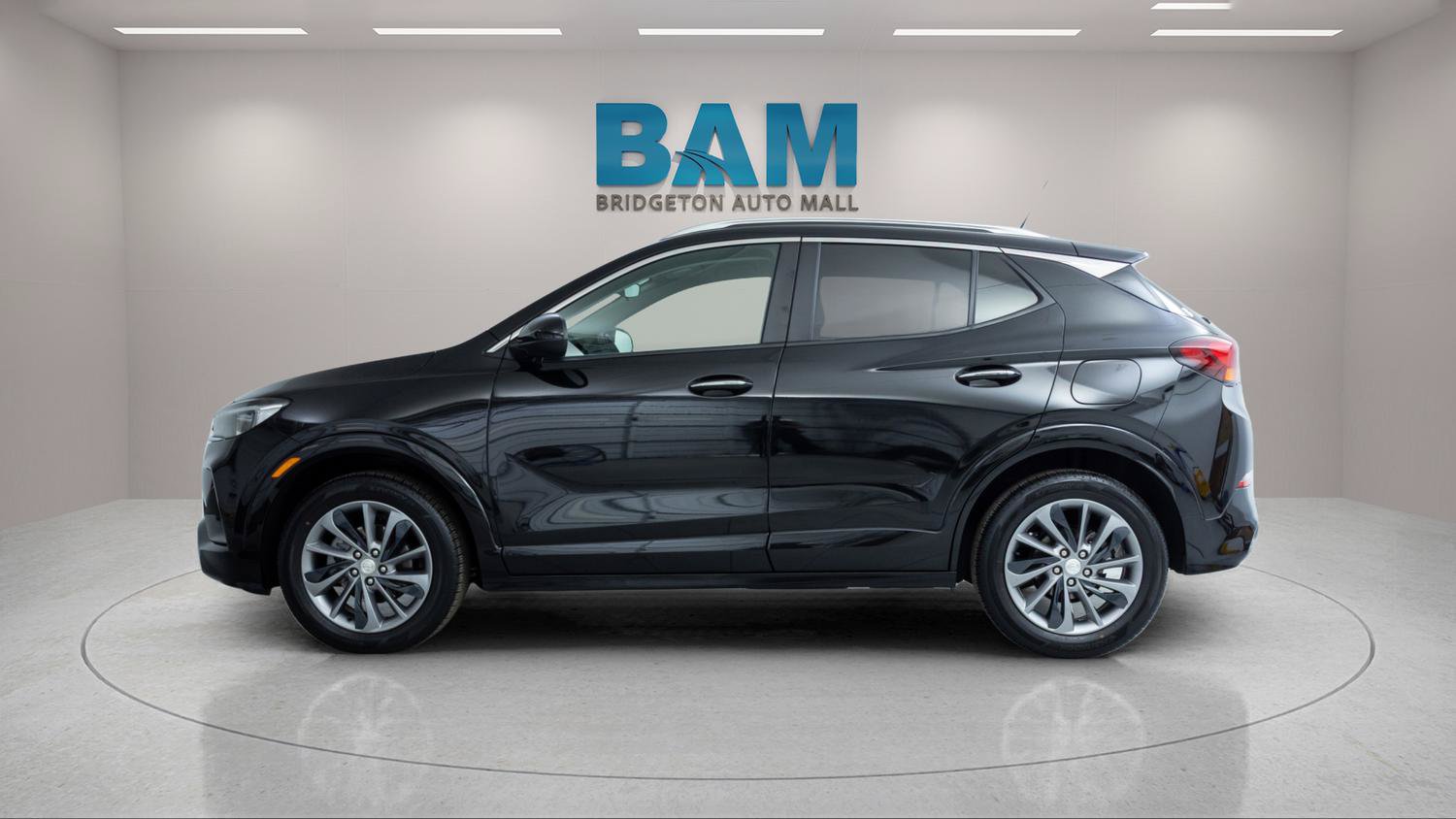 Used 2023 Buick Encore GX Select w/ Sport Touring Package FWD image 4