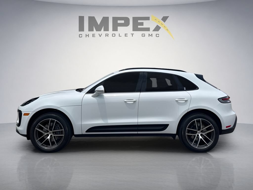 Used 2024 Porsche Macan AWD/4WD image 4