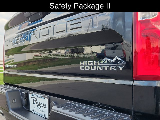 Used 2020 Chevrolet Silverado 1500 High Country w/ Technology Package AWD/4WD image 15