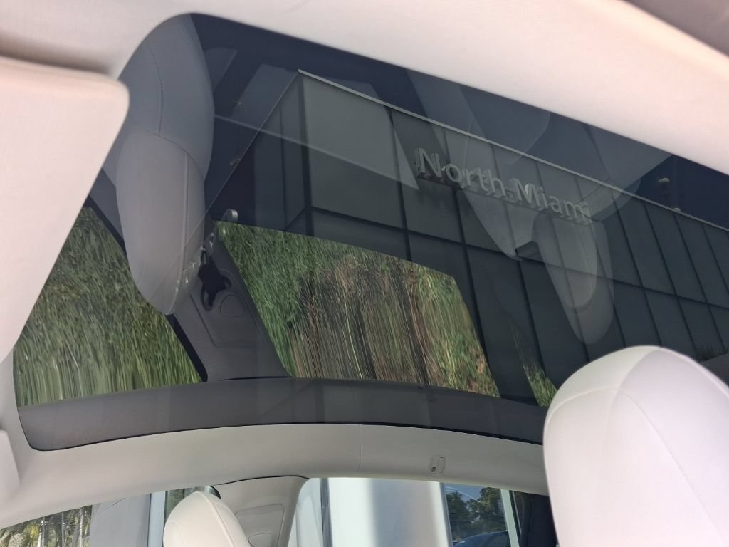 Used 2022 Tesla Model Y Performance AWD/4WD image 6