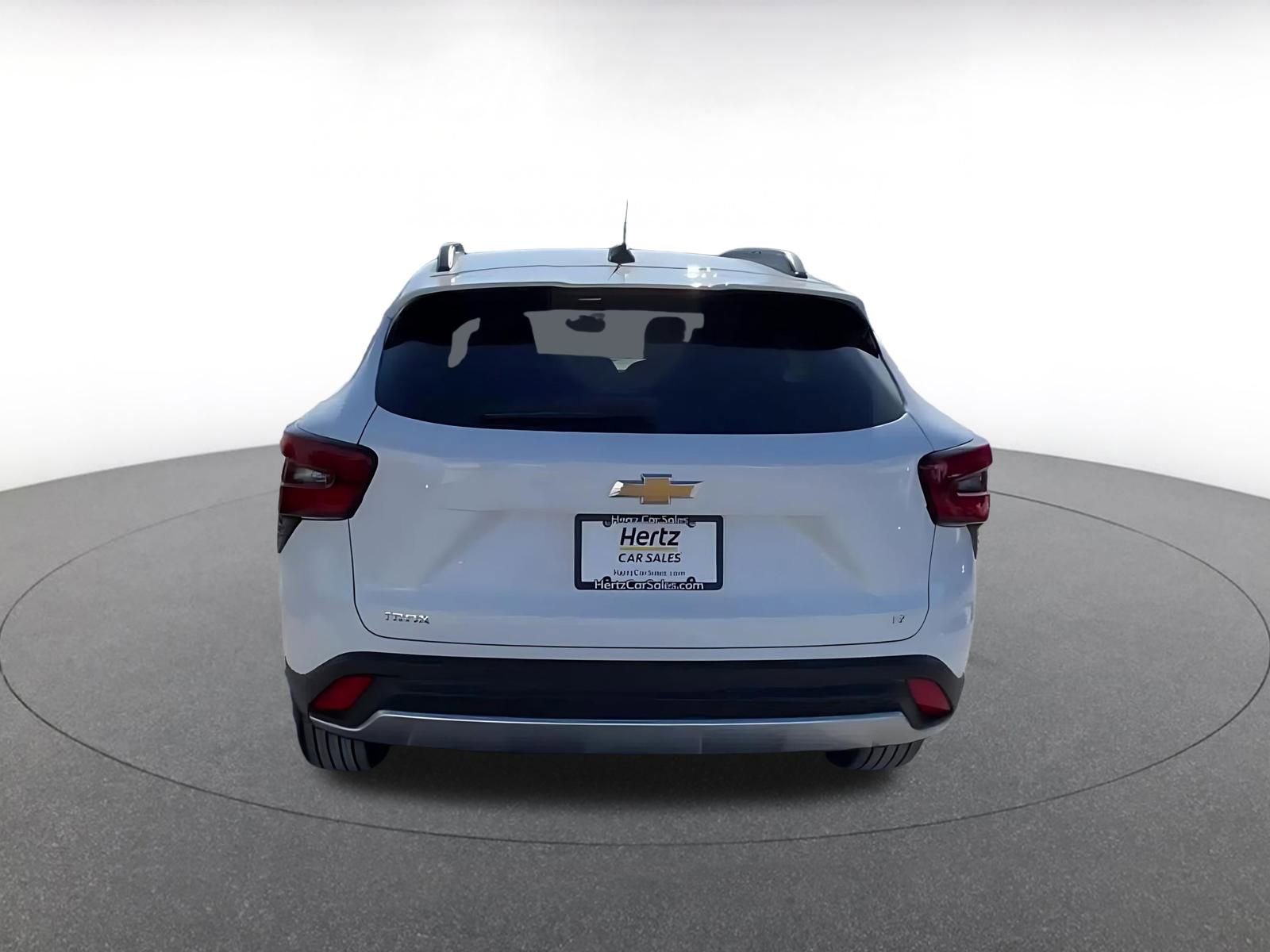 Used 2025 Chevrolet Trax LT image 12