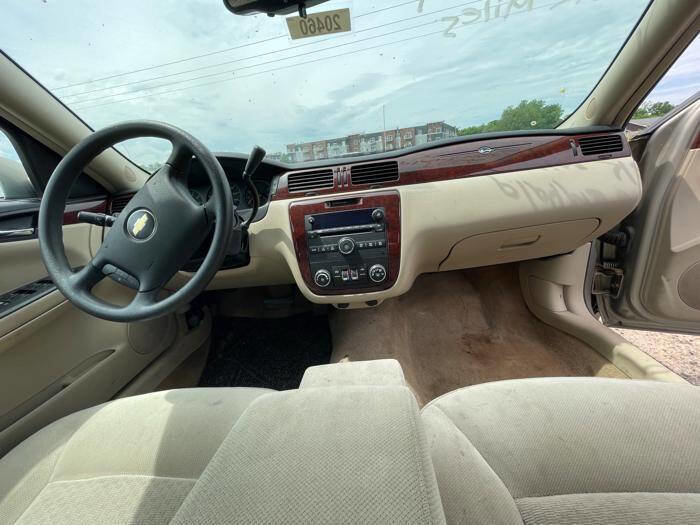 Used 2009 Chevrolet Impala LTZ FWD image 31