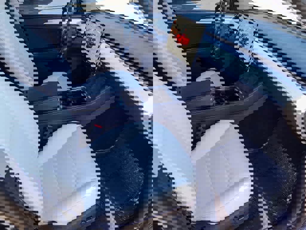 Used 2022 Tesla Model Y Performance image 14