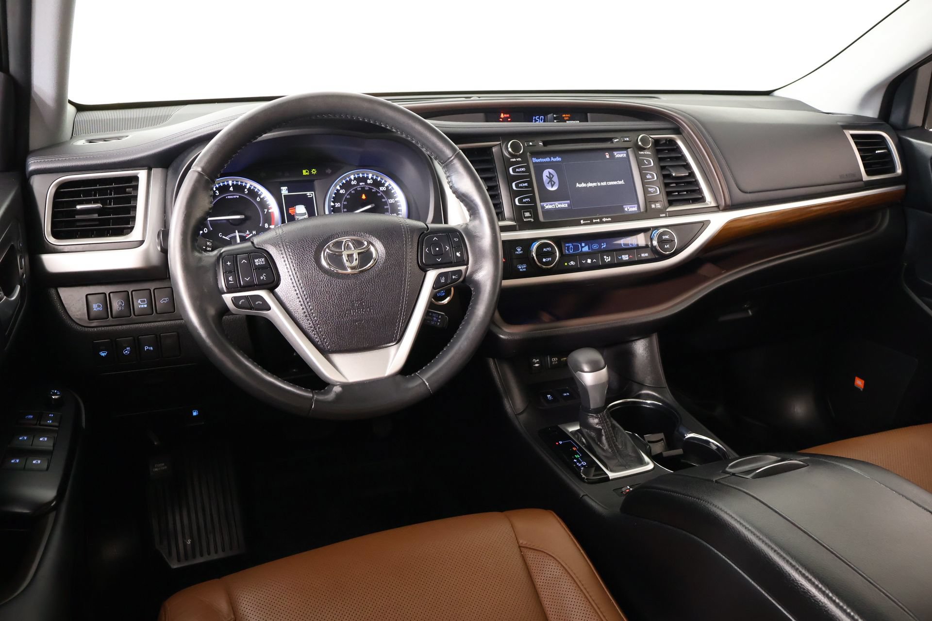 Used 2019 Toyota Highlander Limited Platinum AWD/4WD image 2