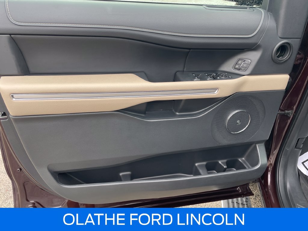 Used 2024 Ford Expedition Max Limited AWD/4WD image 13