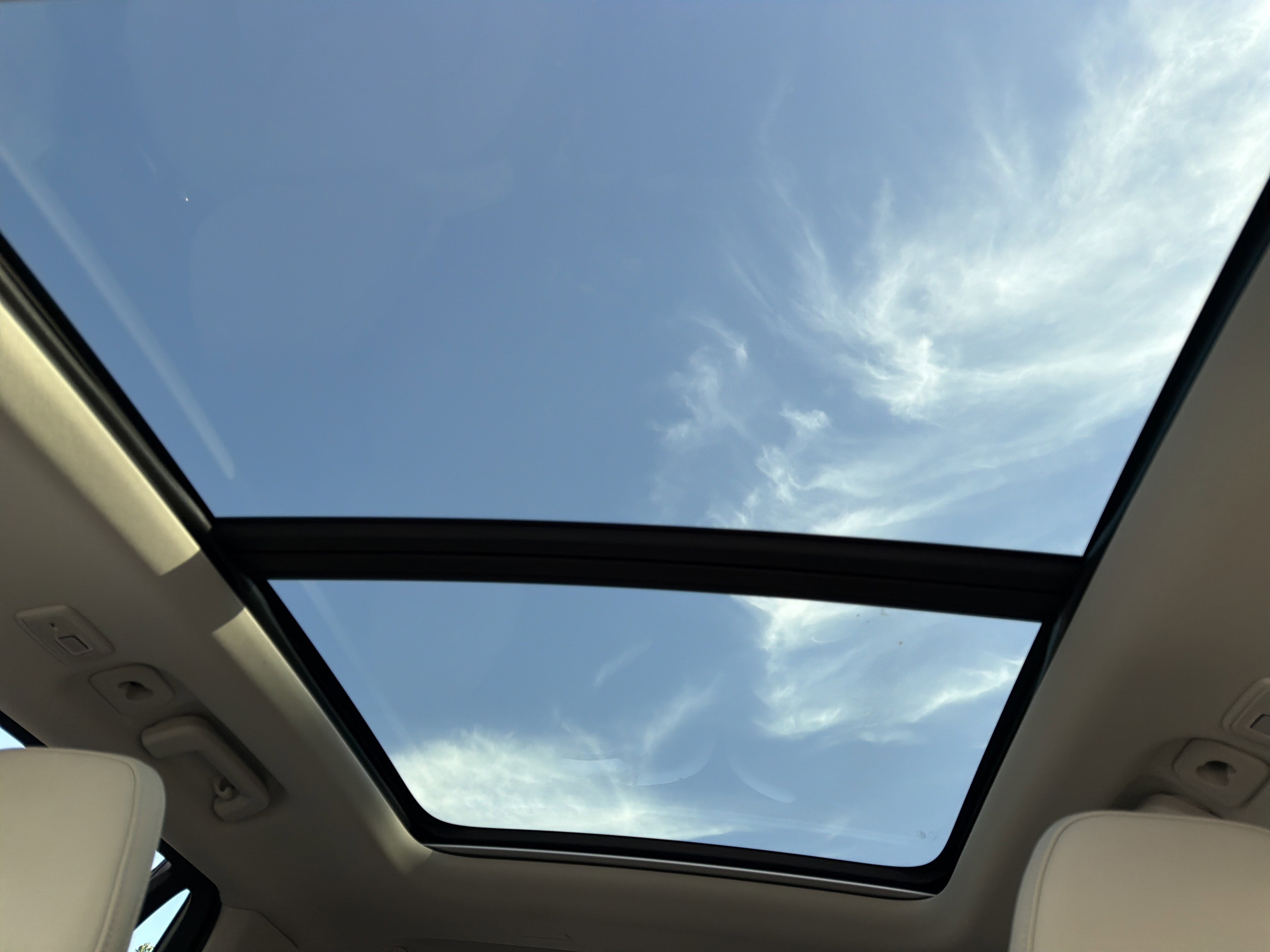 Certified 2024 Volvo XC90 T8 Ultimate w/ Protection Package Premier image 28