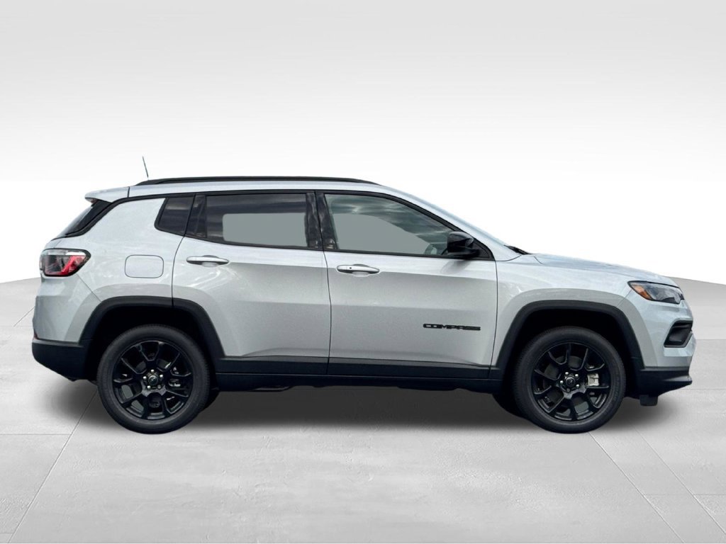 New 2026 Jeep Compass Latitude AWD/4WD image 8