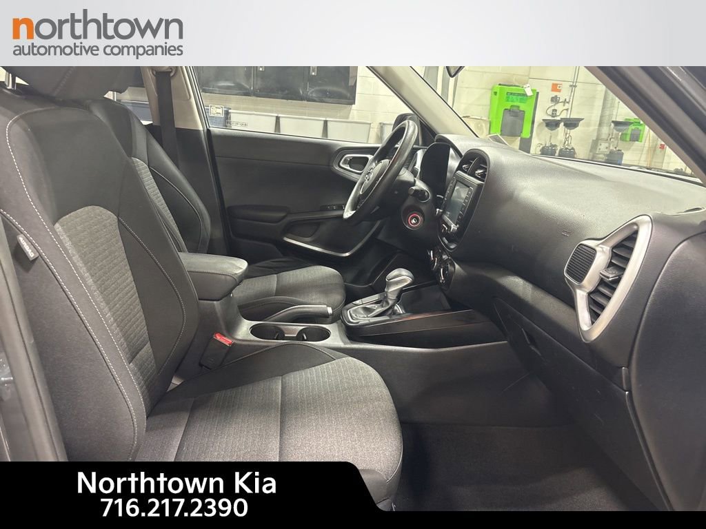 Certified 2020 Kia Soul S image 9